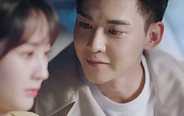 温少卿也太会撩了,让丛容闭眼想入非非,最后居然还主动献吻