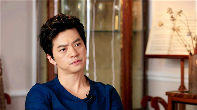 李健妻子首次曝光,长相惊艳,背景深厚,难怪一直不愿公开