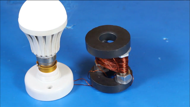 使用磁铁与灯泡在家里自动运行发电电磁装置