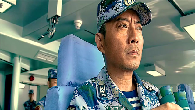 苏小明《军港之夜》重温经典,致敬伟大的海军,百听不厌!