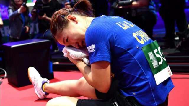 刘诗雯24小时连丢三冠!女单没打完都开始哭,混双累到挥不动手臂