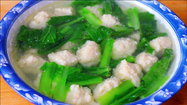 肉丸子好吃有诀窍,教你饭店不外传的配方,汤鲜味美,清淡不油腻