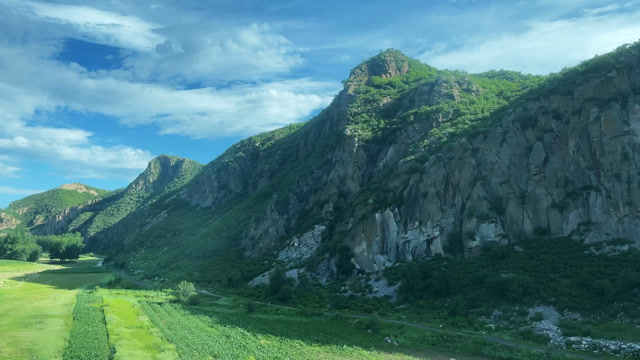 开车在首都环线高速南关段看到的美景