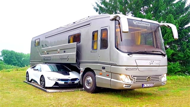 世界上最大的房车,相当于一栋小别墅,一个月租金能买一台宾利.