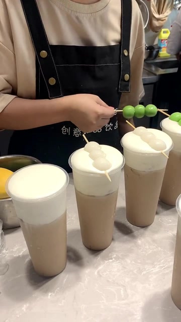 奶茶配上串串喝,这样味道会更好吗?