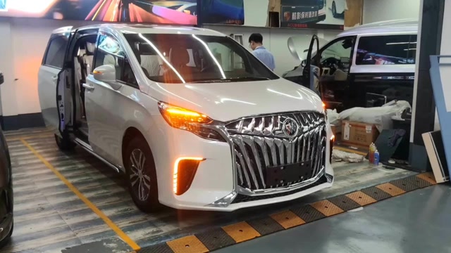 2021款别克gl8陆尊商务车,改装完成看效果