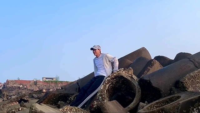 阿聪赶海抓到深海"怪鱼",营养价值非常高,一条就值300块