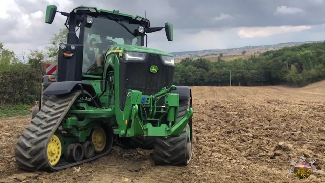 410马力全轮履带型拖拉机约翰迪尔8rx410牵引深松整地