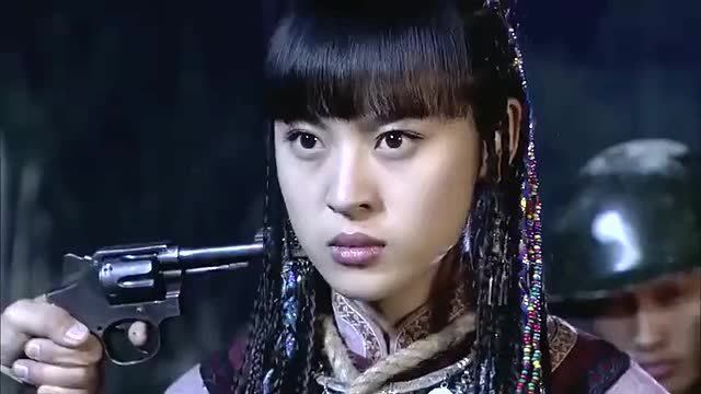 绝地刀锋:杨阿英被抓,杨飞虎持枪相对,结果被要挟无奈