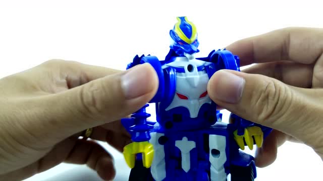 猪猪侠智变勇士之暗灵卫黑暗魔龙王 自动变形汽车机器人玩具