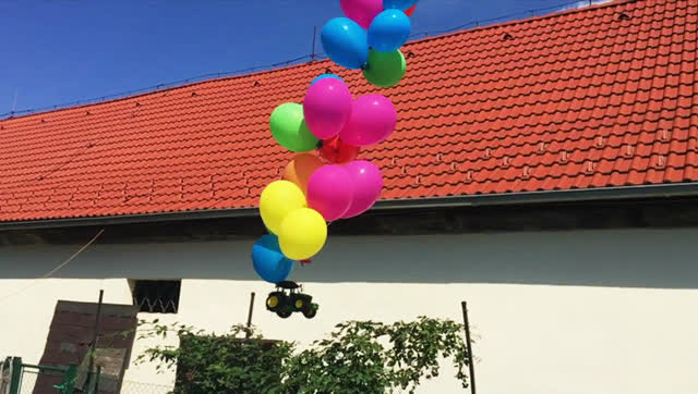 氢气球飞走了图片
