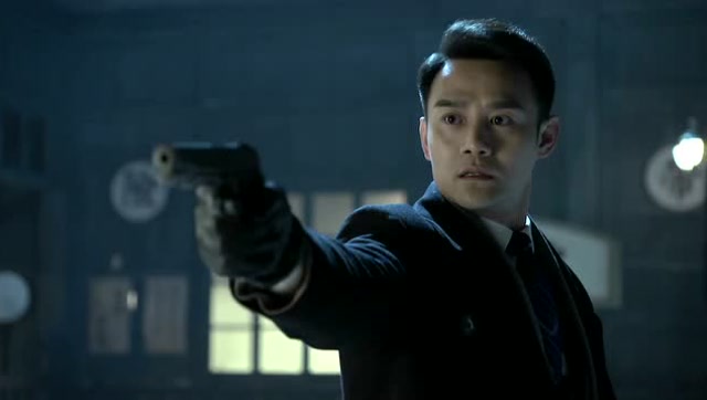 《伪装者》大姐为保护明楼自己中枪,明台明诚怒了