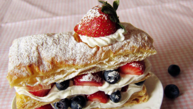 1分钟学会自制法式甜点拿破仑,酥脆可口,很好吃的点心