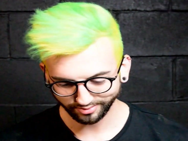 风吹下头发都变色,出个门也变色,随温变色的染发你见过吗?