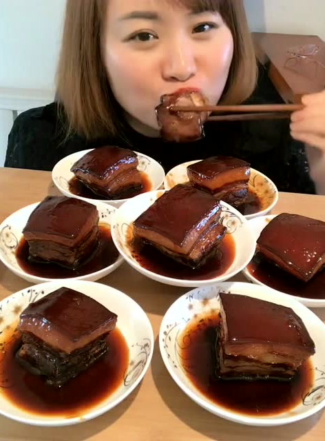 大肥肉,妹纸吃一块掉半块!