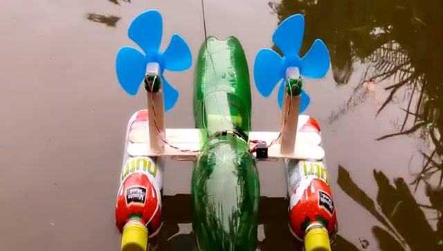 用塑料瓶制作遥控气垫船没玩过吧?自带双螺旋桨的设计简直太棒了