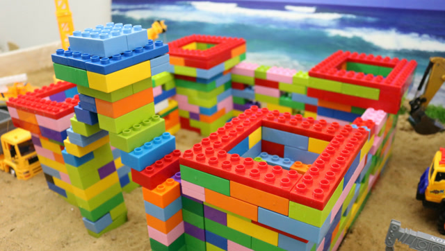 用积木搭方形城堡乐高积木玩具