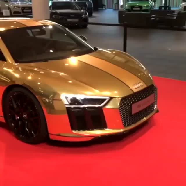 黄金版奥迪r8  迪拜土豪真多