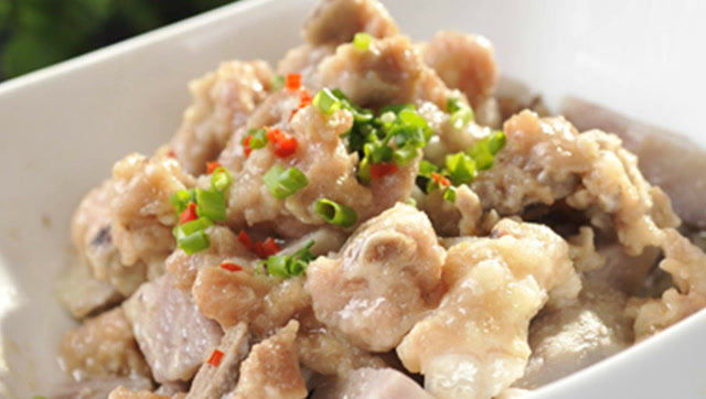 看似清淡却香气十足的美味,香芋蒸排骨的这个搭配太赞,软糯香甜