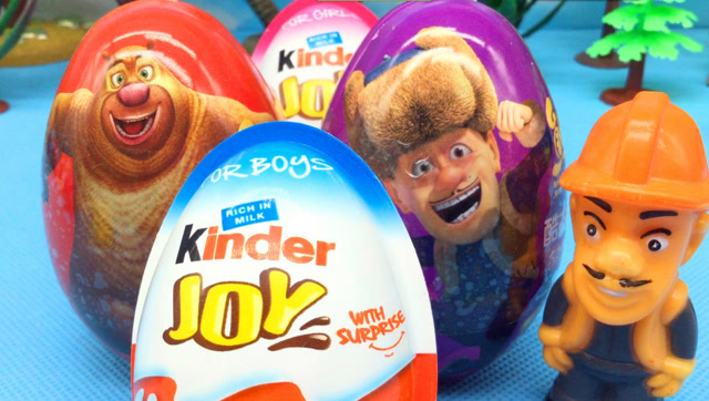 光头强拆熊出没奇趣蛋 健达惊喜蛋