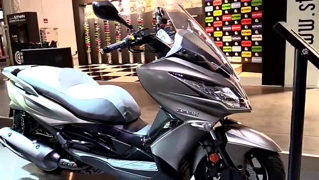 更低门槛!2018 川崎kawasaki j300入门精品踏板摩托车