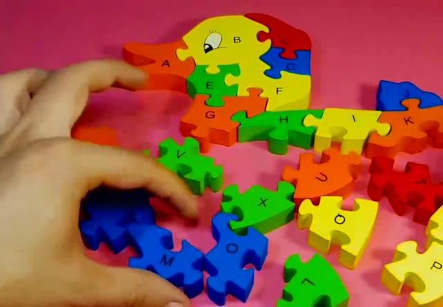 幼儿益智玩具:木制小鸭子字母拼图 一起动脑筋拼起来吧
