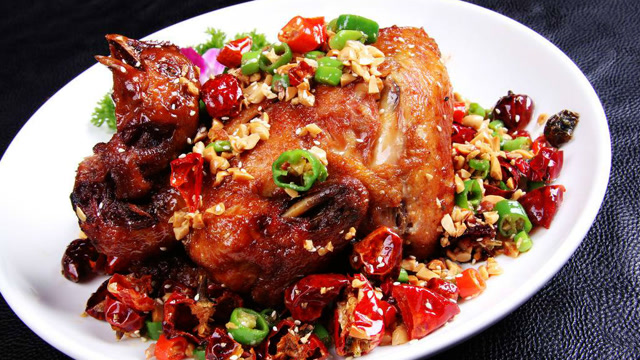 香脆好吃让人欲罢不能的椒香鸡