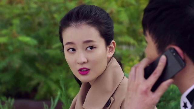 《多少爱可以重来》许然带晓月去自己做杯子,一直陪着她,逗她开心