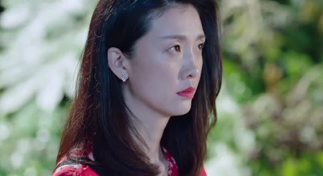 太可恨了!万家人到现在都没看清周丽娜的嘴脸,还在伤害晴天