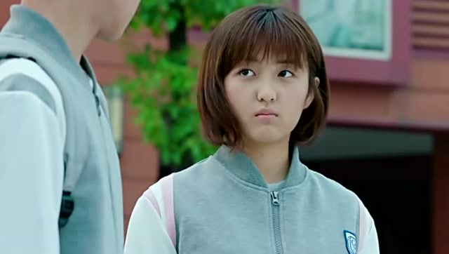 栗梓一看班小松表情不对就知道他在想什么,简直是他肚子里蛔虫啊