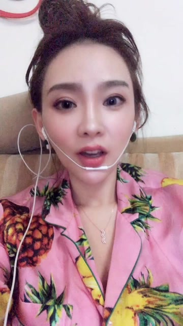 发姐的童话镇,很好听,送给你们!