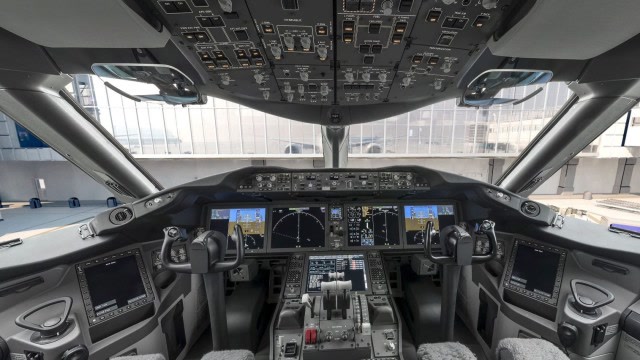 走进波音787驾驶舱