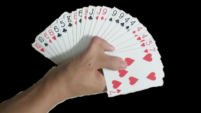 空手变出一副牌,适合舞台初学者,你想学吗?