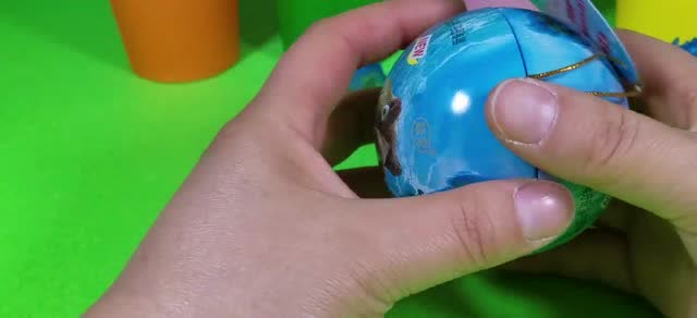 四色纸杯藏神秘恐龙蛋