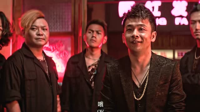 《龙虾刑警》周云鹏带着手下到龙虾店探警察的底