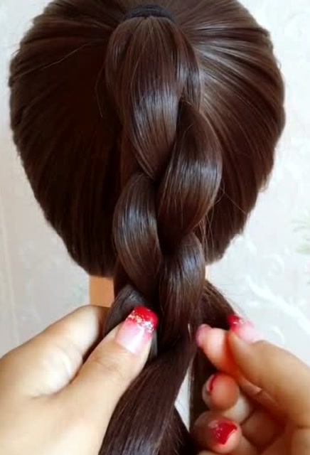 总觉得别人的麻花辫立体又好看,学了才知道四股编发这么简单!