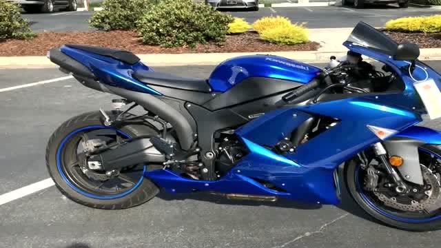 川崎zx6r超级机车户外展示,宝蓝色高贵大气!