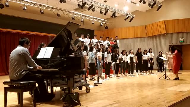 华南师范大学合唱团-排练《陌上桑》