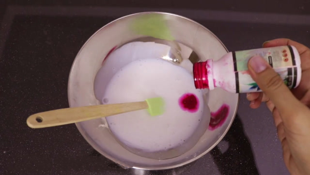 白胶,胶水,玉米淀粉加剃须膏能制作成史莱姆?看完你就知道了