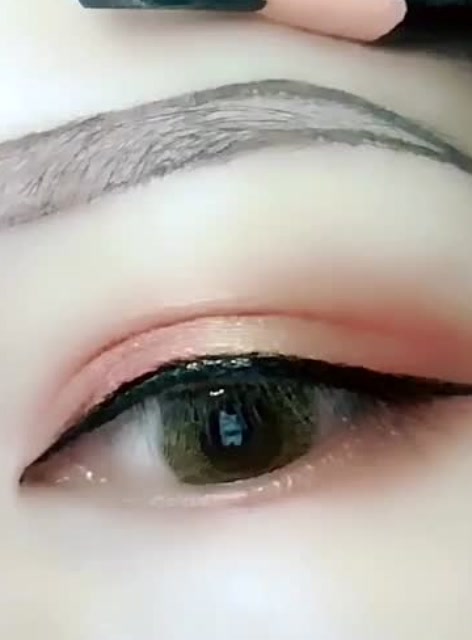 超级好看的镰刀眉这样画,简单又时尚,特别显气质