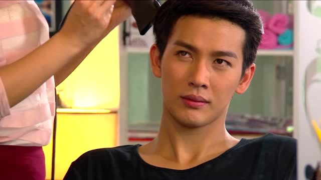 千方百计爱上你第一次见面吹个头发都眉目传情