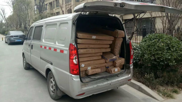 为什么五菱面包车拉货就要被罚款?车主表示:不给拉货我买它干嘛