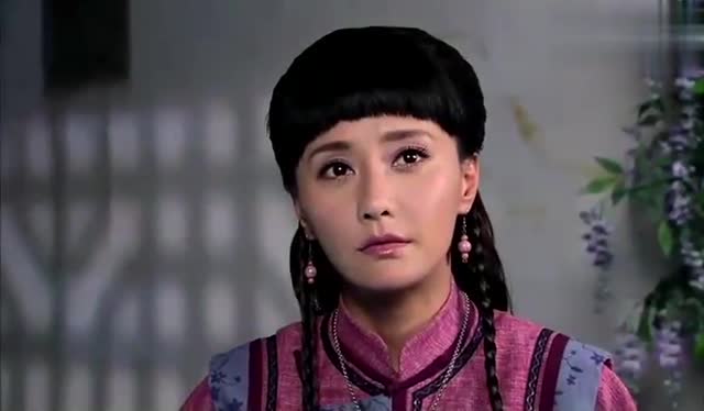 大丫鬟:大少爷缠着采青,还说这种话,没想到却被夫人看到了!