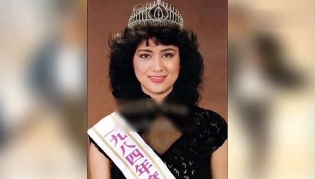 洪金宝与老婆带孙子逛街,洪太太美貌十年如一日