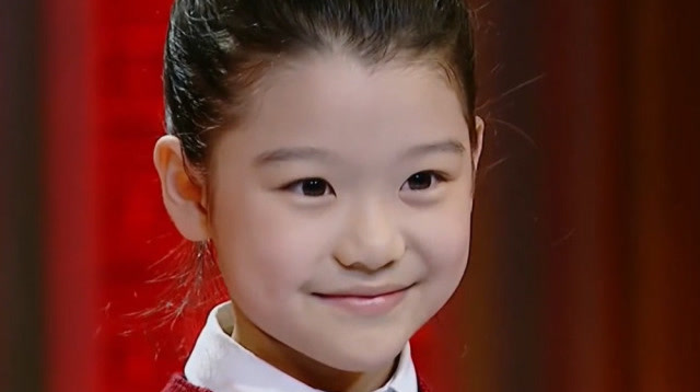 8岁萌娃王艺航,和谭维维合唱《灯塔》,小小的身体能量这么大!