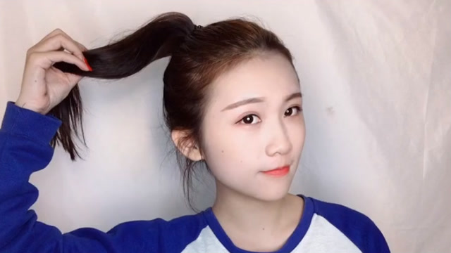 徒手扎马尾,自然洋气凌乱美,真的好有气质,超简单哦!