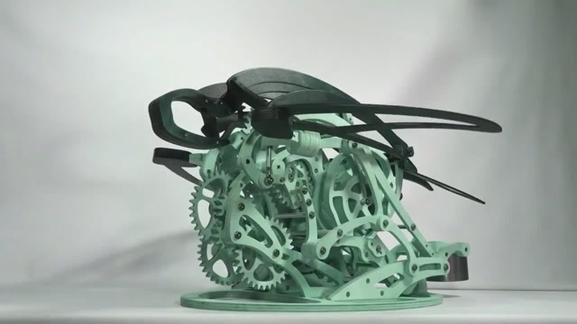 机械鸟的结构,设计精巧,很是美观!