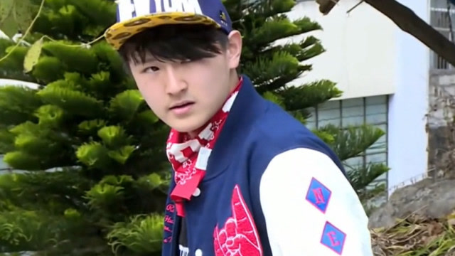 变形计-梁佳铭竟然拿消防栓冲厕所,庄前阻止战争一触即发