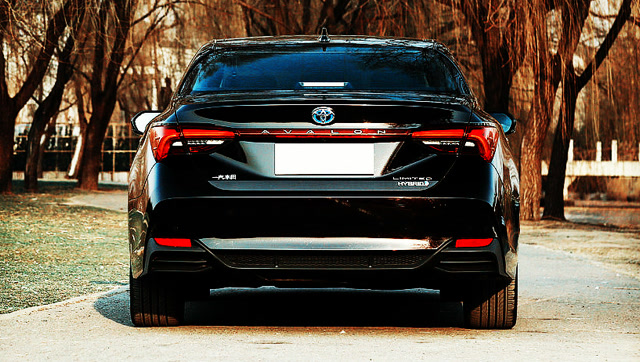 皇冠锐志之后就看它了!"丰田王"即将到来,价格一出,有点不解!