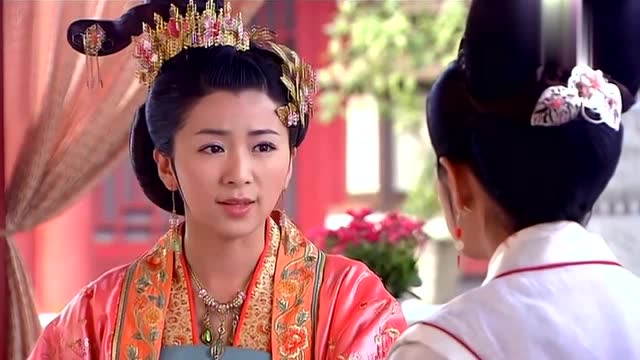 得知万贵妃接近柏宸妃,宫女竟这样劝说,后宫好复杂!